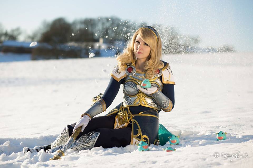 How to build a Lux Cosplay - by Rollekeks Cosplay