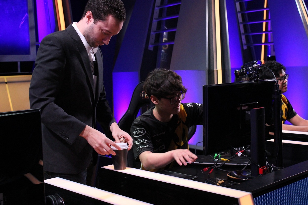 Interview with dignitas CoreJJ on relegations against FSN: "Nien's teamfight positioning made things difficult"