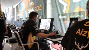 Dreamhack Open - Day 1 94 pics