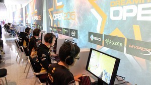 Dreamhack Open - Day 1 94 pics