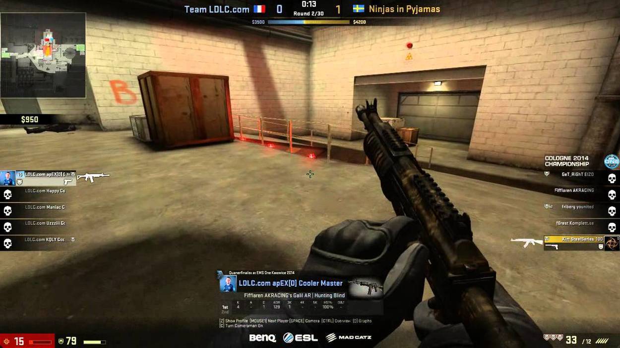 Clutching a round in CSGO