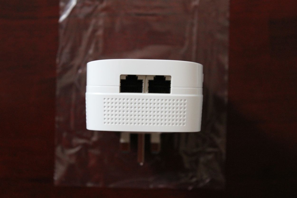 TP-Link AV2000 2-port Gigabit Passthrough Powerline Starter Kit