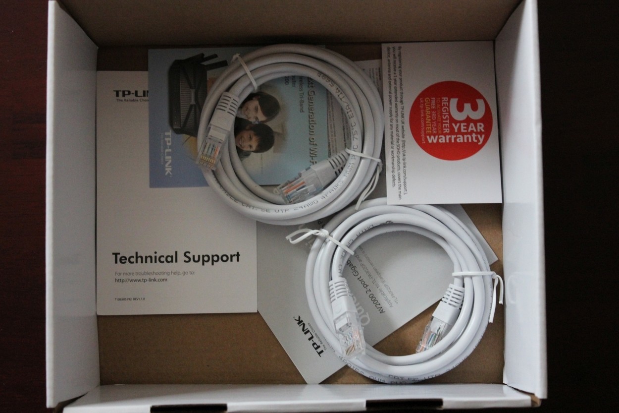 TP-Link AV2000 2-port Gigabit Passthrough Powerline Starter Kit