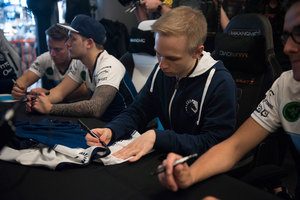 ESL One New York 86 pics