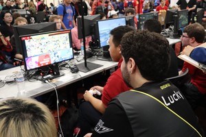 Genesis 6 - Lucky & HugS 28 pics